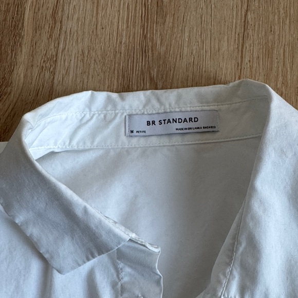 Banana Republic Petite classic-fit poplin shirt - Picture 7 of 8